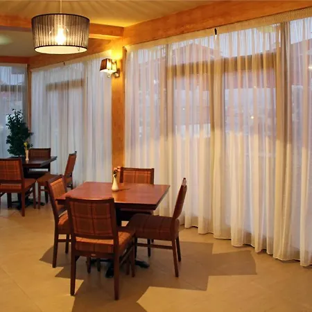 Maison d'hôtes Evro Set 2*